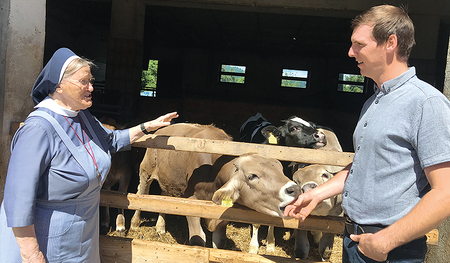 Sebastian Perwein aus Leogang in Salzburg hat die Klosterlandwirtschaft gepachtet und lebt mit Familie in Wernberg. 