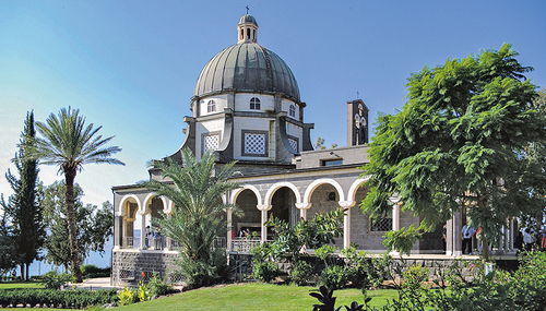 Allen Heilig-Land-Pilgern vertraut: die Kirche auf dem Berg der Seligpreisungen. / Public Domain Allen Heilig-Land-Pilgern vertraut: die Kirche auf dem Berg der Seligpreisungen.