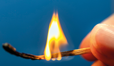 „Es ist besser, ein einziges kleines Licht anzuzünden, als die Dunkelheit zu verfluchen.“  