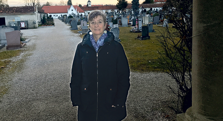 Seelsorgerin Angelika Paulitsch am Steyrer Friedhof Tabor. 