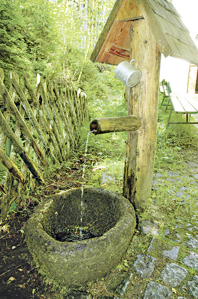 Heilkraft. Besonders bei Augenleiden soll das Wasser von Maria Pötsch Linderung verschaffen.