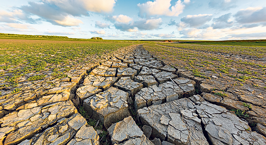 Der Klimawandel verursacht verstärkt extreme Wetterereignisse wie lang anhaltende Dürreperioden. / Bas Meelker Photography Der Klimawandel verursacht verstärkt extreme Wetterereignisse wie lang anhaltende Dürreperioden.