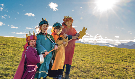 Auch die Sternsinger bringen Segen zum neuen Jahr. Am Foto: Kinder aus Kirchdorf