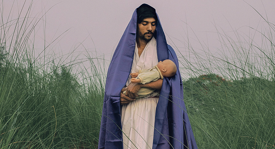 Mit dem Werk „I am the Mother too“ von Sumi Anjuman wird die Ausstellung beworben. / copyright@SUMI ANJUMAN Mit dem Werk „I am the Mother too“ von Sumi Anjuman wird die Ausstellung beworben.