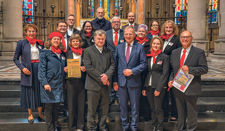 Mit einer Eucharistiefeier im Linzer Mariendom feierte die Kirchenzeitung gemeinsam mit Bischof Manfred Scheuer vergangene Woche ihren 80. Geburtstag. Unter den Gästen war auch Landeshauptmann Thomas Stelzer. / Foto Haijes Mit einer Eucharistiefeier im Linzer Mariendom feierte die Kirchenzeitung gemeinsam mit Bischof Manfred Scheuer vergangene Woche ihren 80. Geburtstag. Unter den Gästen war auch Landeshauptmann Thomas Stelzer.