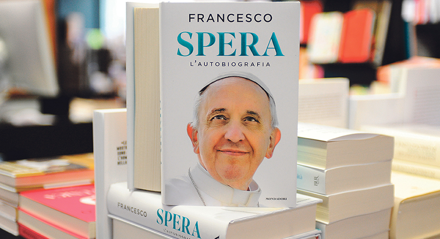 Die neue Papst-Autobiografie „Hoffe“ („Spera“) ist vergangene Woche in über 80 Ländern erschienen.