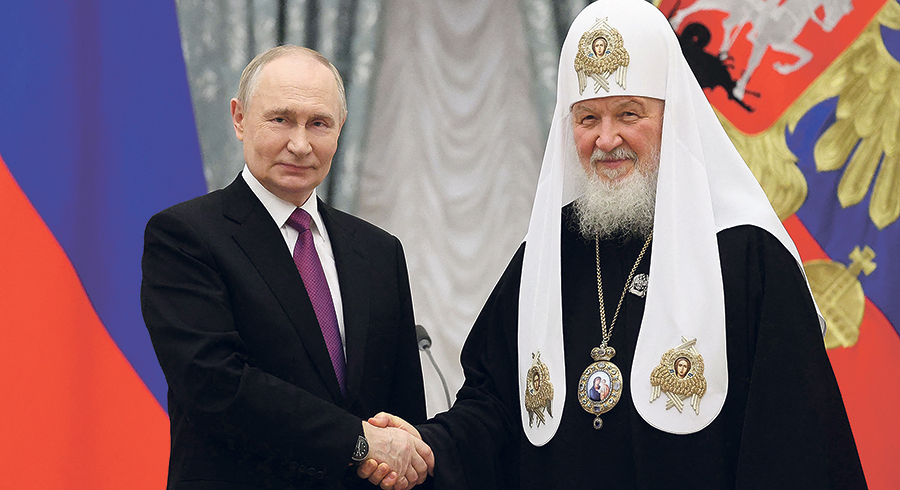 Präsident Wladimir Putin (li.) und der russisch-orthodoxe Patriarch Kyrill. / APA-Images / AFP / MAXIM SHIPENKOV Präsident Wladimir Putin (li.) und der russisch-orthodoxe Patriarch Kyrill.