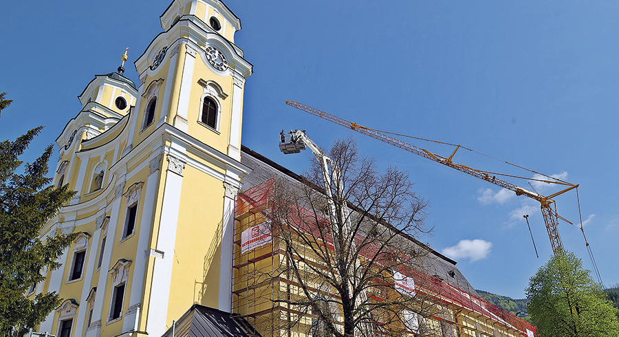 Baustelle in Mondsee. Am 12. April ging es los mit dem aufwendigen Sanierungsprojekt.   