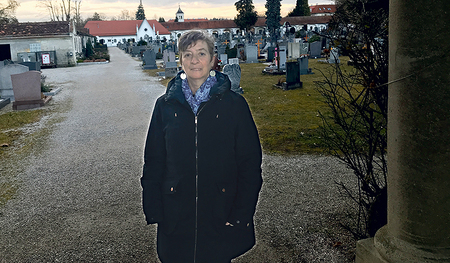 Seelsorgerin Angelika Paulitsch am Steyrer Friedhof Tabor. 