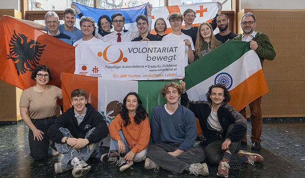 13 junge Freiwillige starten demnächst in ihr Volontariatsjahr im Globalen Süden