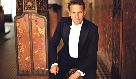 Vinzenz Praxmarer ist Dirigent und  Leiter der „stummen Serenade“.   