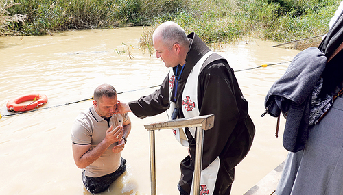 Am Jordan werden bis heute Taufrituale vollzogen. / kathbild.at / Franz Josef Rupprecht Am Jordan werden bis heute Taufrituale vollzogen.