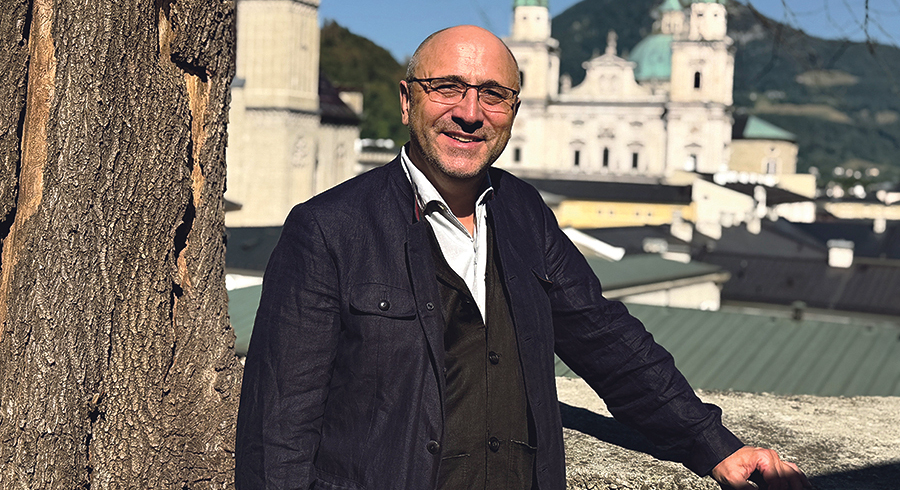 Jedermann-Rufer: Künstlerseelsorger und Kulturvermittler Hubert Nitsch. / kiz/elle Jedermann-Rufer: Künstlerseelsorger und Kulturvermittler Hubert Nitsch.