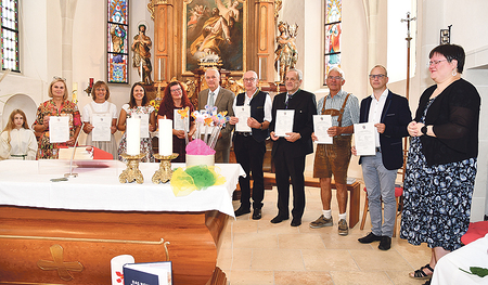 Die Mitglieder des Seelsorgeteams mit Ausbildungsleiterin Elisabeth Greil (re.).   