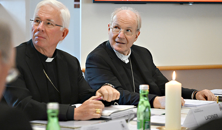 Der Vorsitzende der Bischofskonferenz Franz Lackner und Kardinal Christoph Schönborn.  