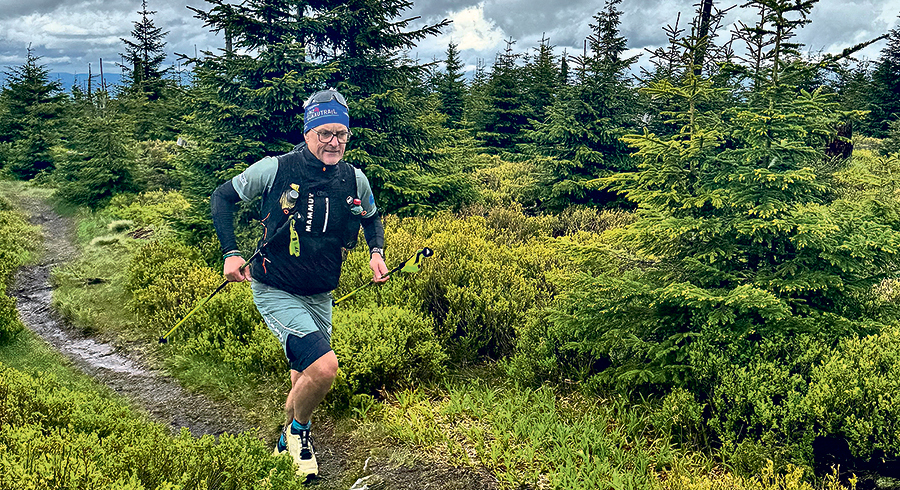 Christoph Hain hat im Auftrag des Stiftes Schlägl den  Böhmerwald für Trailrunner erschlossen.  