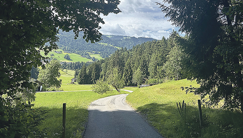 Die Bewahrung der Schöpfung und das Wohl aller Menschen hängen untrennbar zusammen. / Hannah Bilgeri Die Bewahrung der Schöpfung und das Wohl aller Menschen hängen untrennbar zusammen.