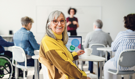 Senior:innen an der Uni sind längst ein gewohntes Bild.