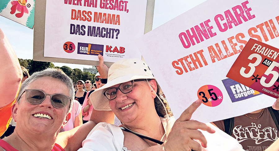 Aktivistinnen der Katholischen Arbeitnehmer:innenbewegung auf der Demonstration in Wien letzte Woche. KAB / Aktivistinnen der Katholischen Arbeitnehmer:innenbewegung auf der Demonstration in Wien letze Woche. KAB Aktivistinnen der Katholischen Arbeitnehmer:innenbewegung auf der Demonstration in Wien letzte Woche. KAB