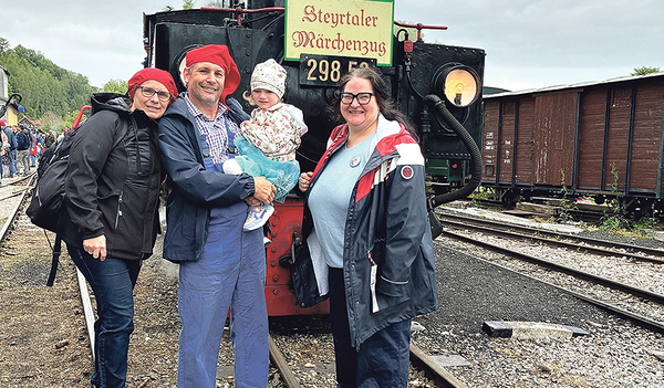 Viele Ehrenamtliche ermöglichen den Märchenzug. 