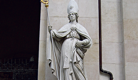 Statue des hl. Virgil, Salzburger Dom. 