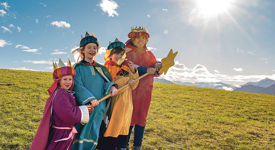 Auch die Sternsinger bringen Segen zum neuen Jahr. Am Foto: Kinder aus Kirchdorf