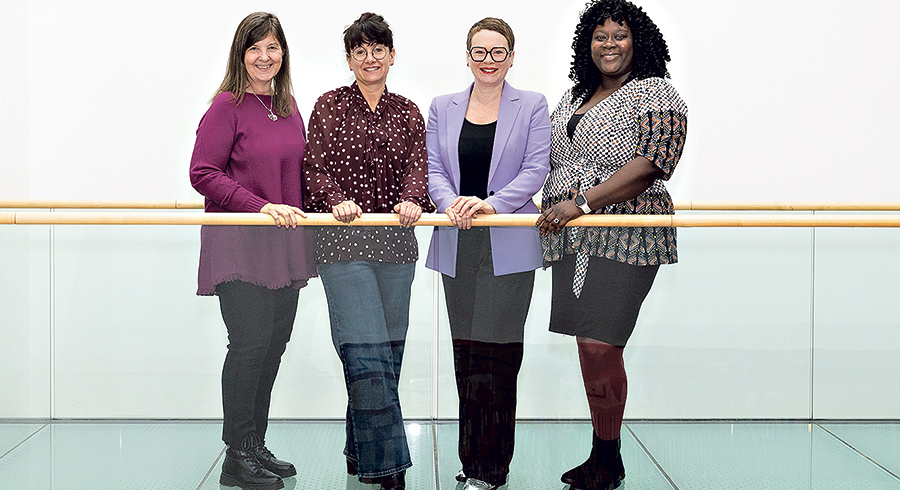 Anne Brack vom Frauenbüro Linz (v. li.), Elke Welser Stellenleiterein von „Lena“, Frauenstadträtin Eva Schobesberger und Frauenbeauftragte Abena Carty-Pinner. / Stadt Linz Anne Brack vom Frauenbüro Linz (v. li.), Elke Welser Stellenleiterein von „Lena“, Frauenstadträtin Eva Schobesberger und Frauenbeauftragte Abena Carty-Pinner.