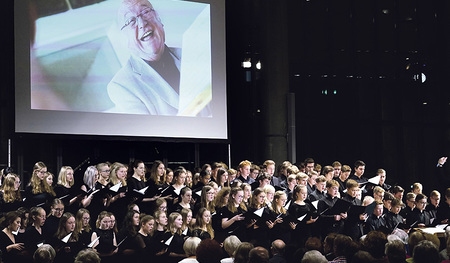 Balduin Sulzers Porträt gab dem Abend im Linzer Musiktheater die Richtung vor. 