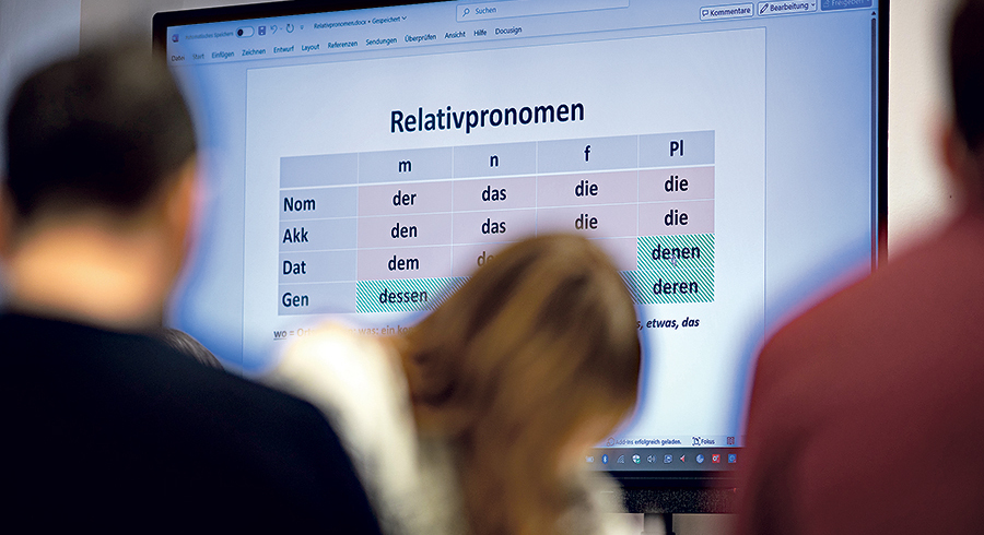 Deutschkurse: Es gebe mehr Angebot als Bedarf, argumentiert das Sozialressort des Landes OÖ. / APA-Images / dpa / Sebastian Gollnow Deutschkurse: Es gebe mehr Angebot als Bedarf, argumentiert das Sozialressort des Landes OÖ.
