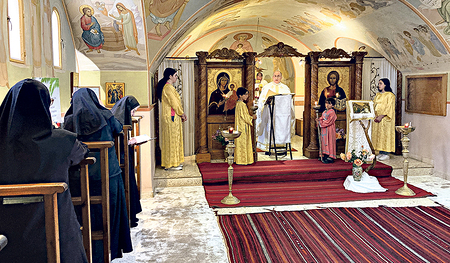 Die Immanuel-Schwestern in Bethlehem: Jeder Gottesdienstbesuch stärkt die christlichen Gemeinschaften im Heiligen Land.   