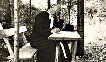 Franz X. Müller bei der Arbeit in der Natur  