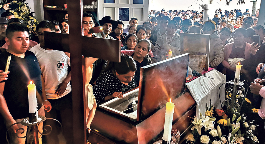 Begräbnis des 2024 in Mexiko erschossenen Priesters und Menschenrechtsaktivisten Marcelo Perez. / APA-Images / AFP / LUIS ENRIQUE AGUILAR Begräbnis des 2024 in Mexiko erschossenen Priesters und Menschenrechtsaktivisten Marcelo Perez.