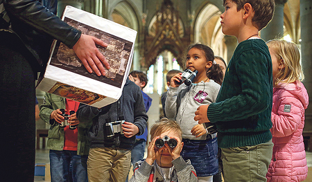 Als Schatzsucher/in im Dom kannst du Rätsel lösen. 