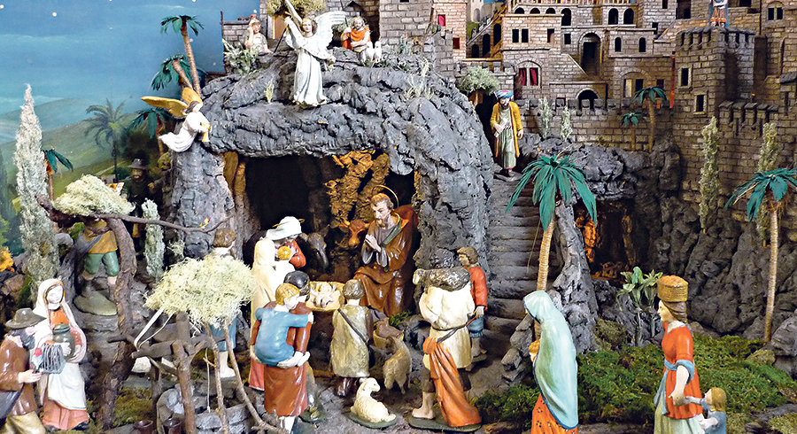 Die Weihnachtskrippe von Altheim ist der großen Schwester in Linz nachempfunden. / Pumberger Die Weihnachtskrippe von Altheim ist der großen Schwester in Linz nachempfunden.