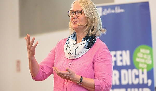 Margit Schmidinger ermutigt Frauen, auf sich selbst zu achten.  