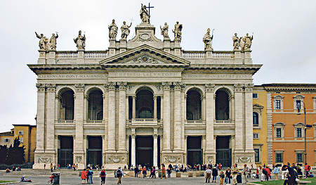 Hauptfassade der Lateranbasilika.